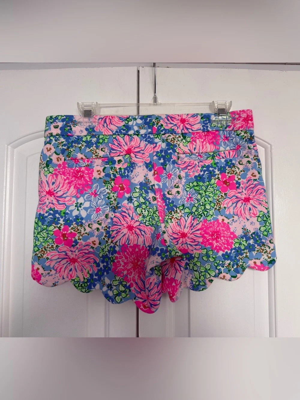 Lilly Pulitzer NWT buttercup knit shorts in multi Lil Soiree All Day size 4